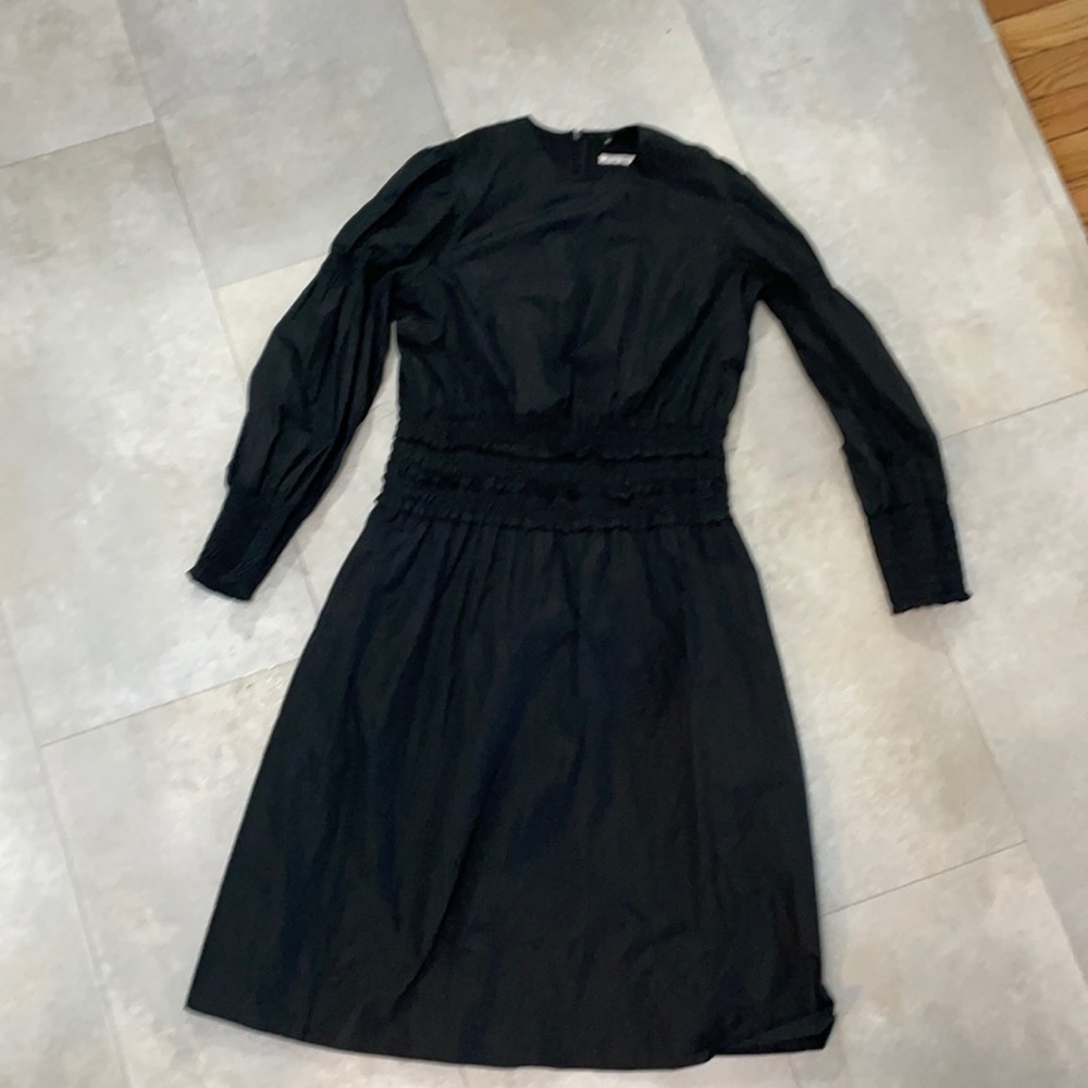 Black buena vista beautiful dress size 40 fitted around waist amazing condition